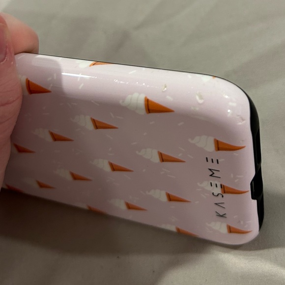 KaseMe - Iphone 11 case - Picture 3 of 6